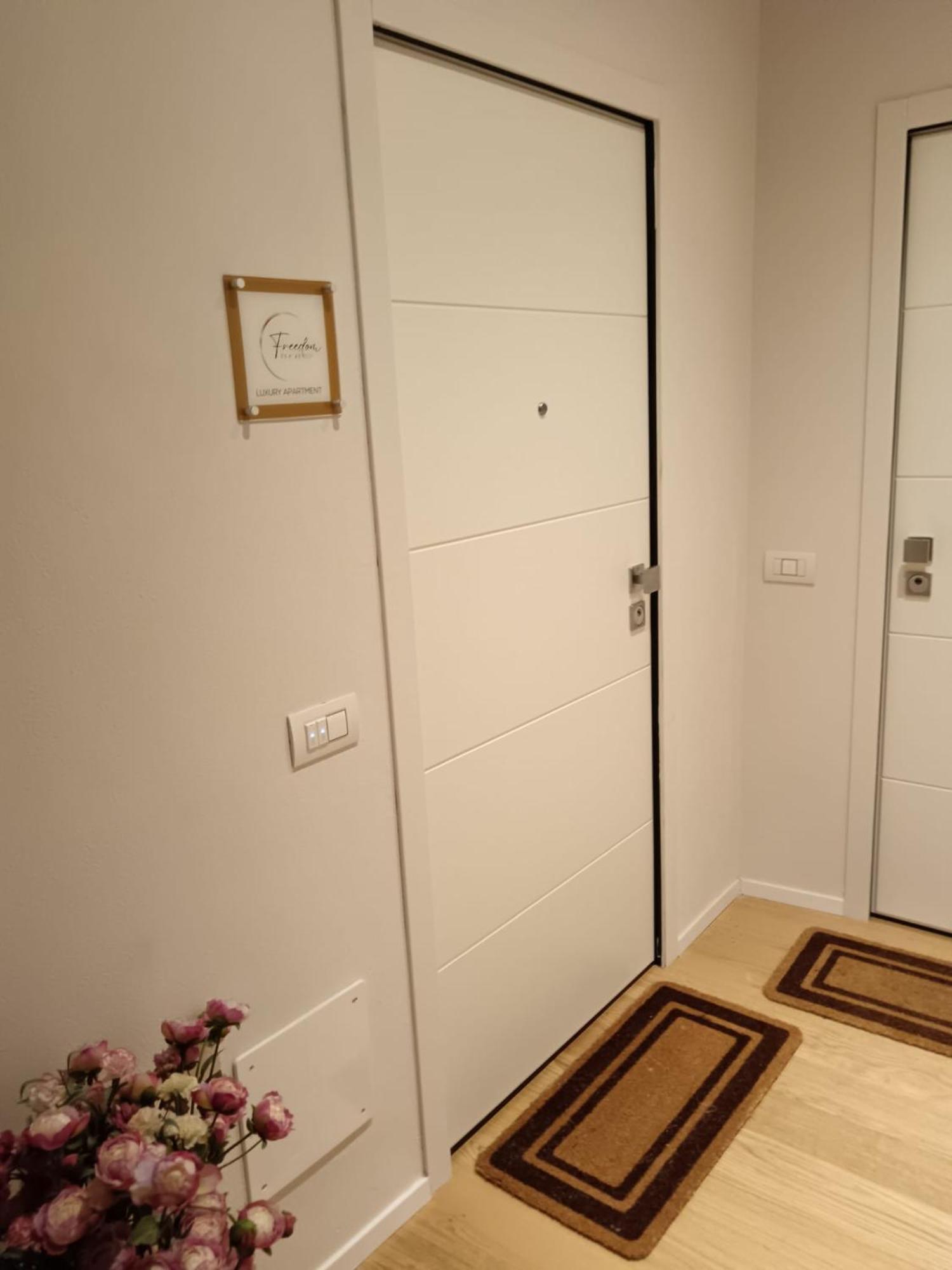 Freedom Suites Parma Buitenkant foto